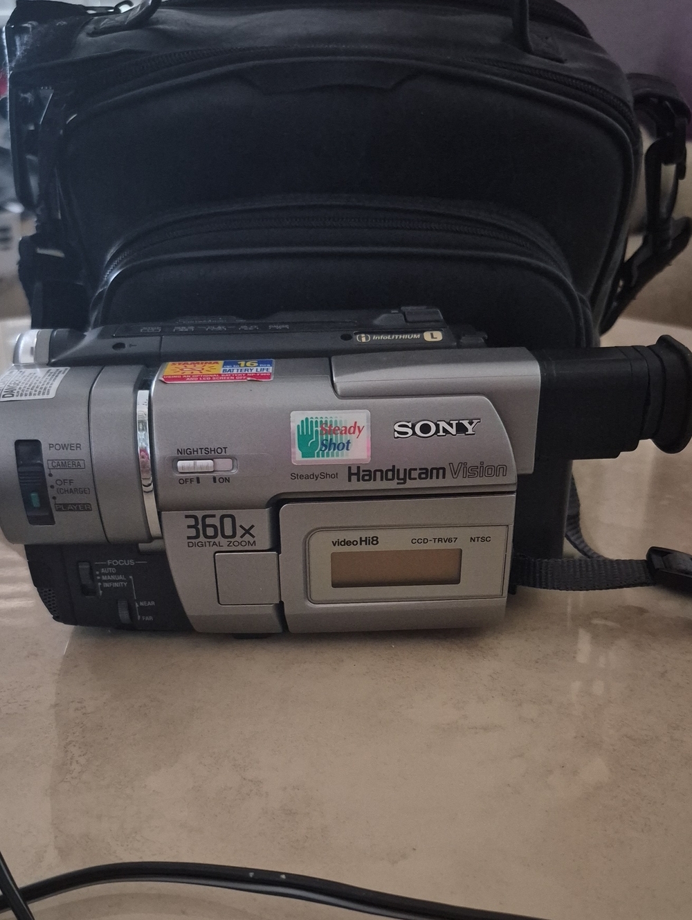 Sony CCD-TRV67 Handycam Camcorder (Hi8 and Video8) W/Leather Travel Bag
